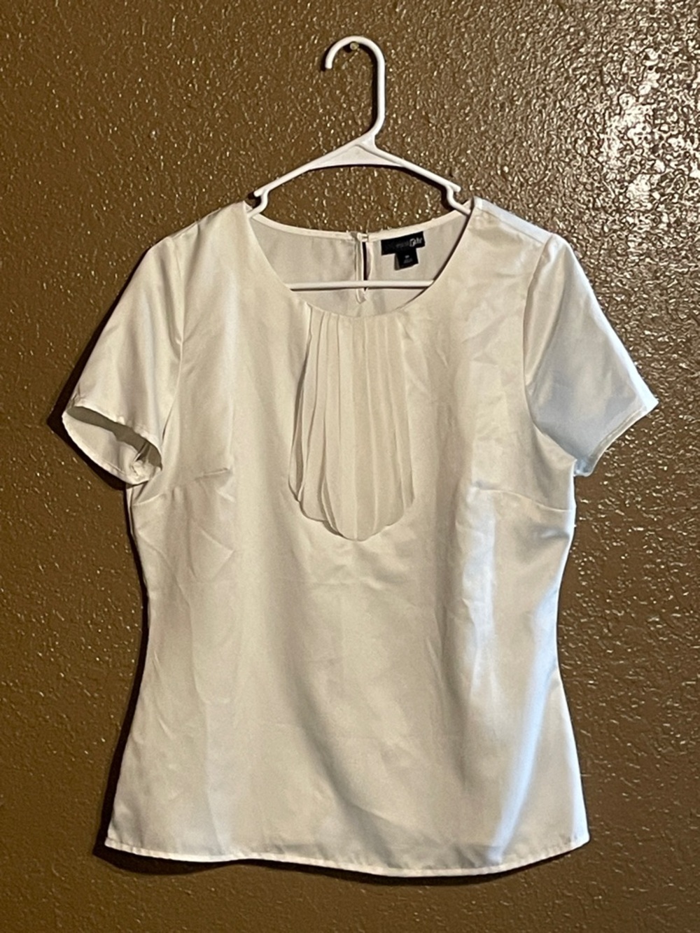 East 5th White Pleated Front Short-Sleeve Blouse